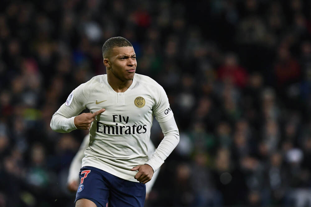 中国足球，将胜利进行到底！